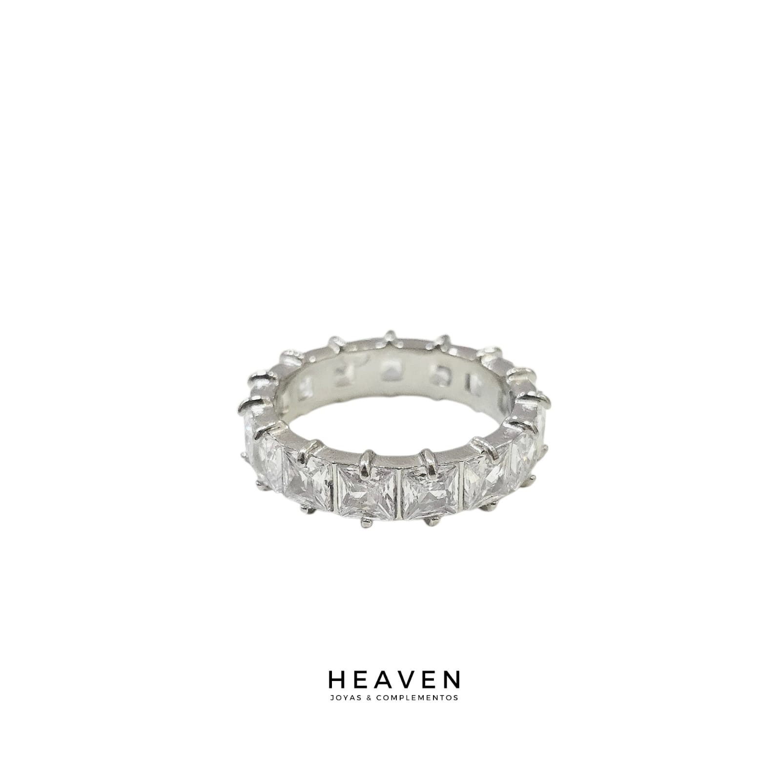 Anillo en acero, sinfin. Zirconias blancas